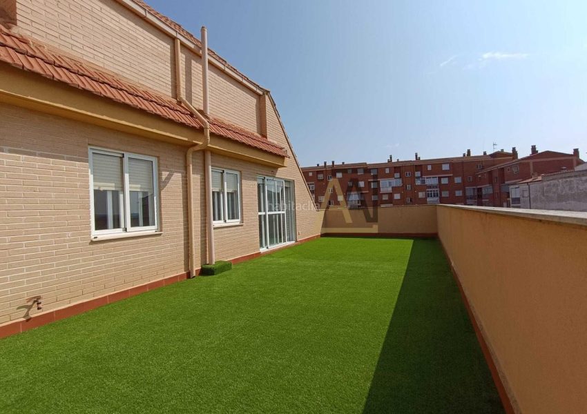 atico-duplex-con-4-habiatciones-terraza-de-42m2-y-garaje-en-ped-zamora_73d6a5ca-3c1c-4354-988a-97cb0a02e2f3XL