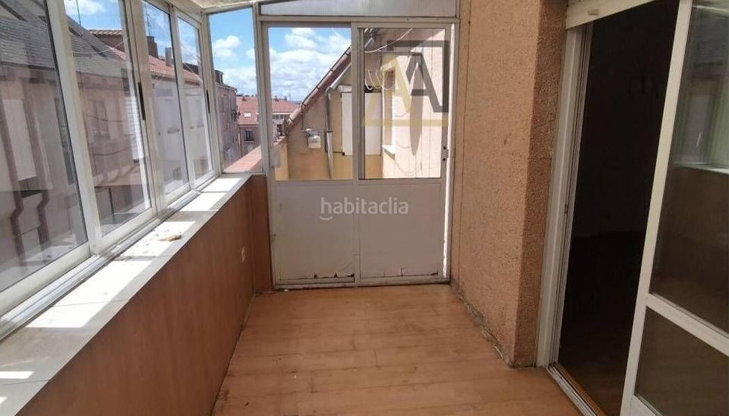 piso-con-ascensor-en-el-centro-y-terraza-de-25m2-benavente_6e14dbd3-e76b-4963-9702-f9669e042b95XL